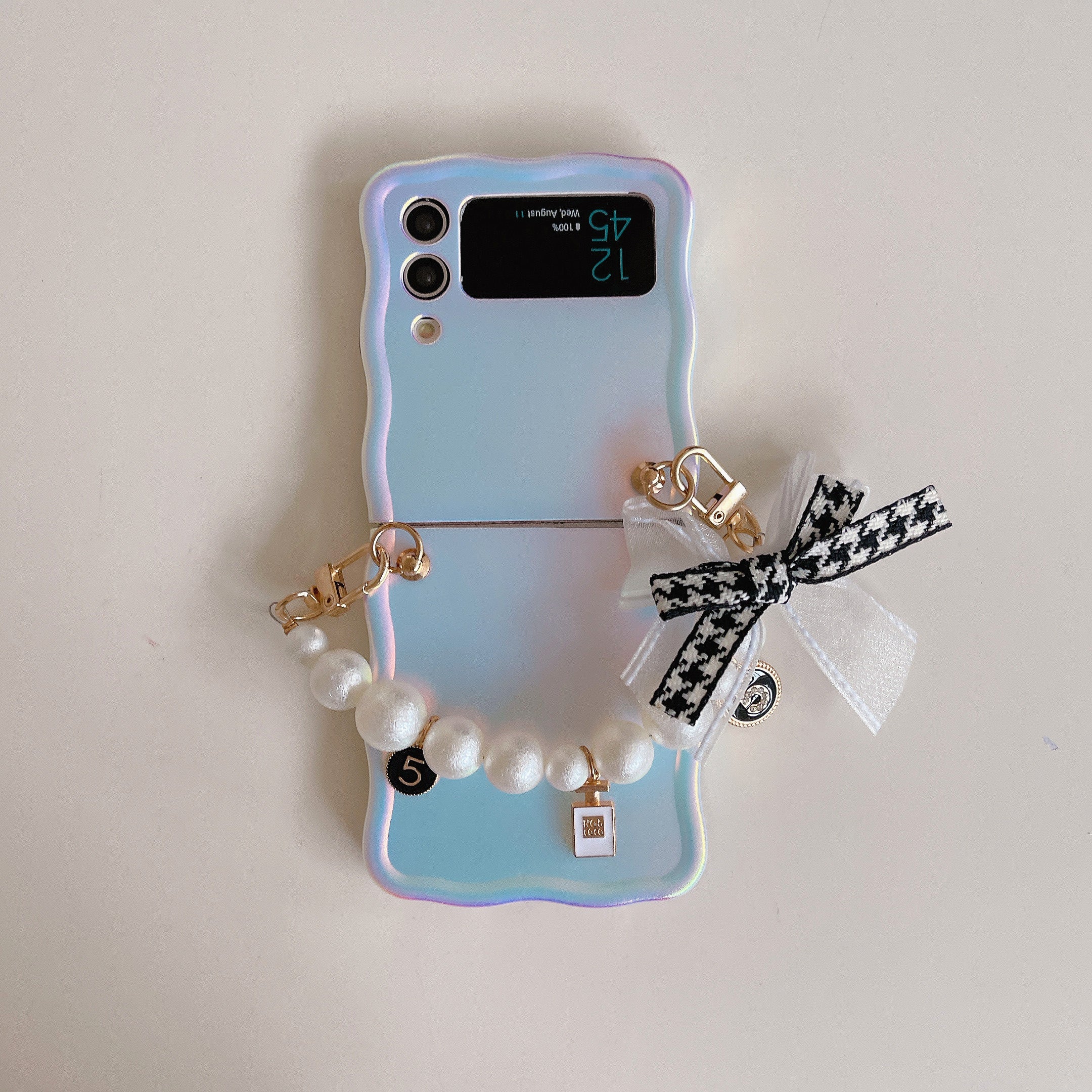 For Samsung Galaxy Z Flip4 5G Case TPU Shinny Laser Phone Cover with Pearl Bracelet For Samsung Galaxy Z Flip4 5G Case TPU Shinny Laser Phone Cover with Pearl Bracelet